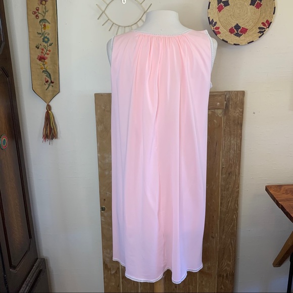 Vintage handmade nightgown and robe set - Picture 5 of 13